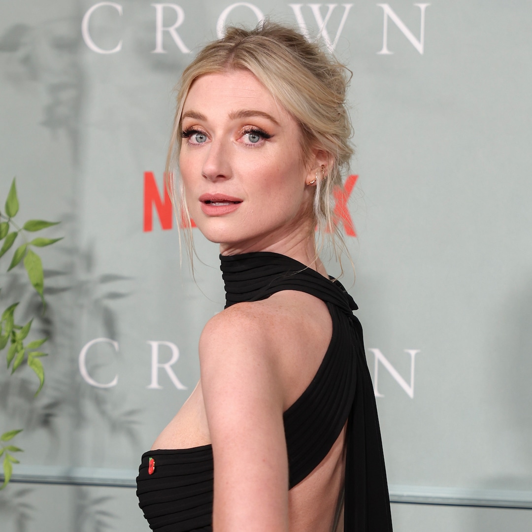 The Crown’s Elizabeth Debicki Says She “Acts” Like Diana Now The Crown’s Elizabeth Debicki Says She “Acts” Like Diana Now
